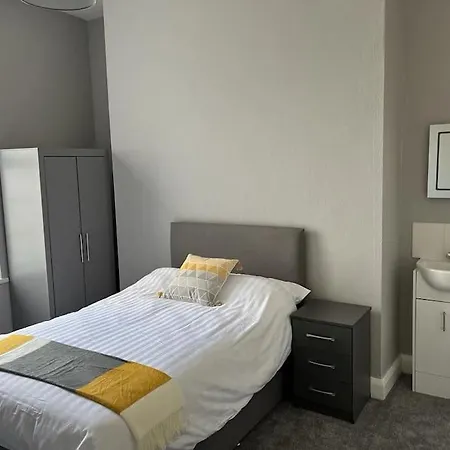 3 Bedroom Self Contained Ground Floor Flat With Parking Plymouth Exterior photo