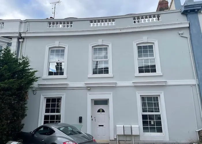 3 Bedroom Self Contained Ground Floor Flat With Parking